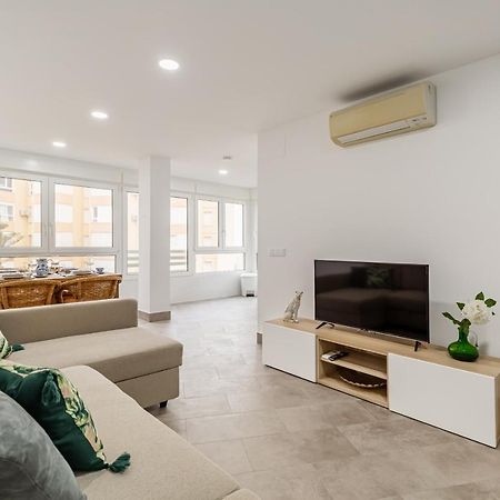 Modern Apartment Steps From The Beach Torrox Esterno foto