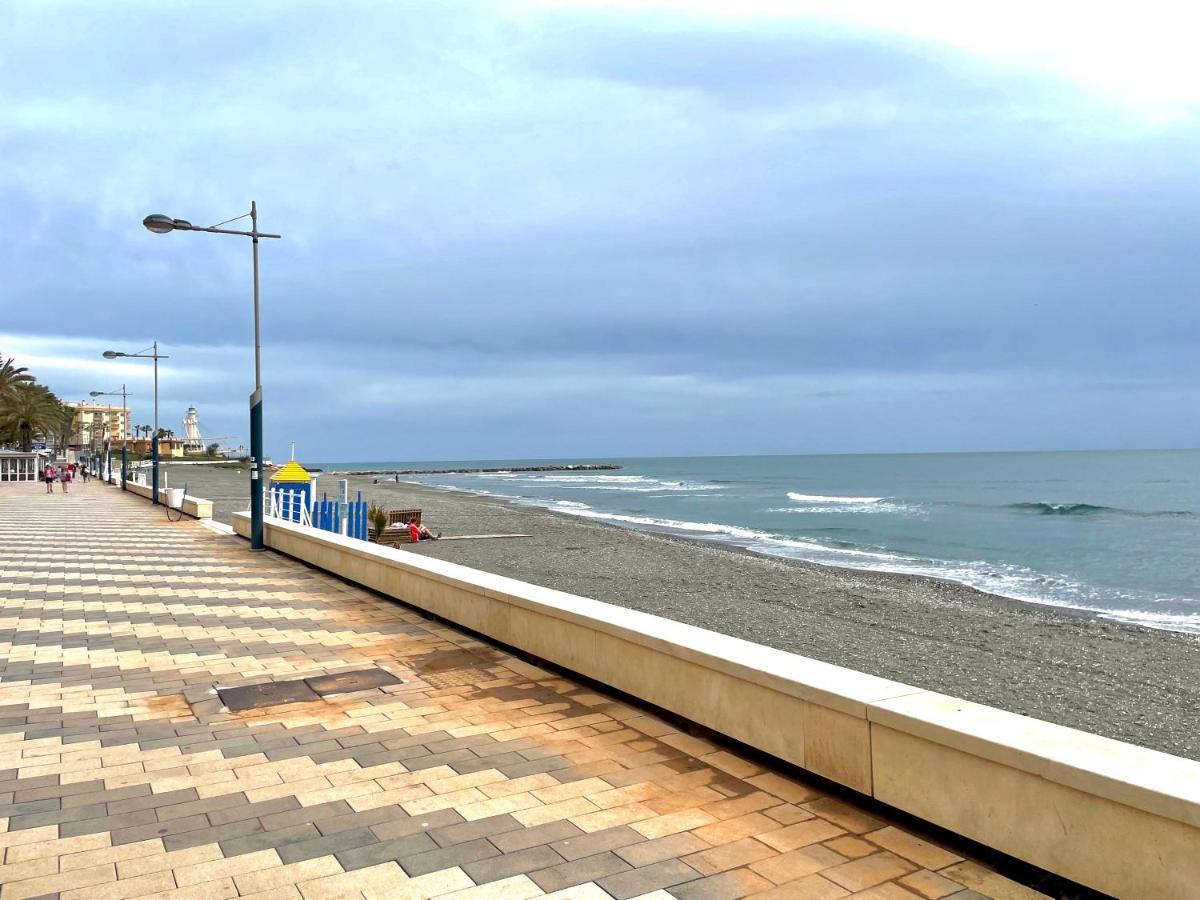 Modern Apartment Steps From The Beach Torrox Esterno foto