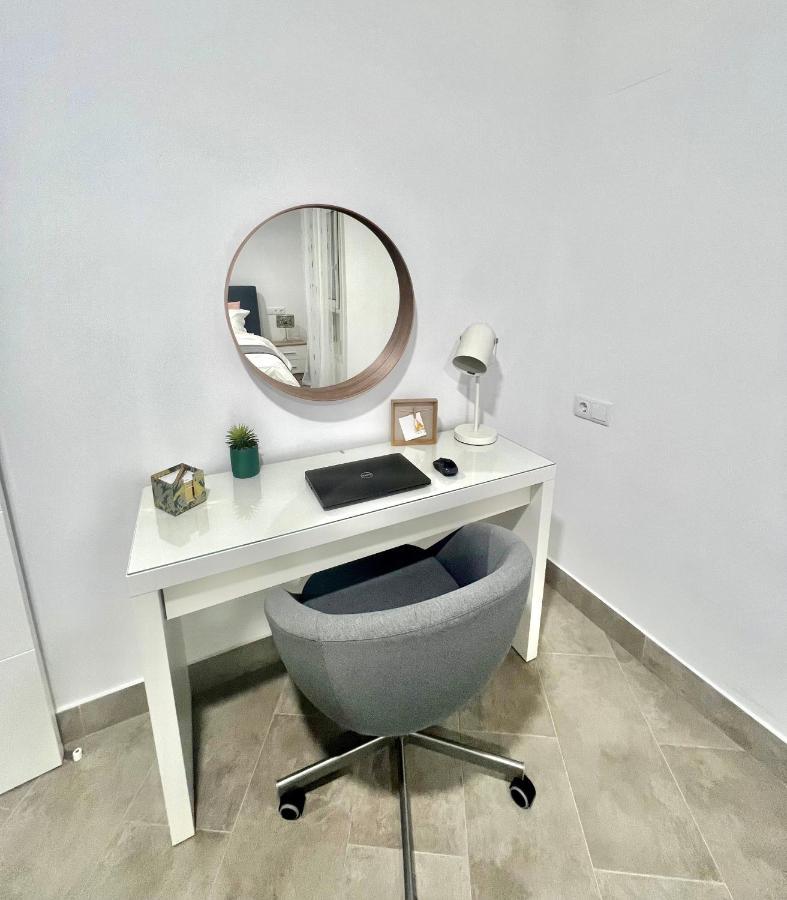 Modern Apartment Steps From The Beach Torrox Esterno foto