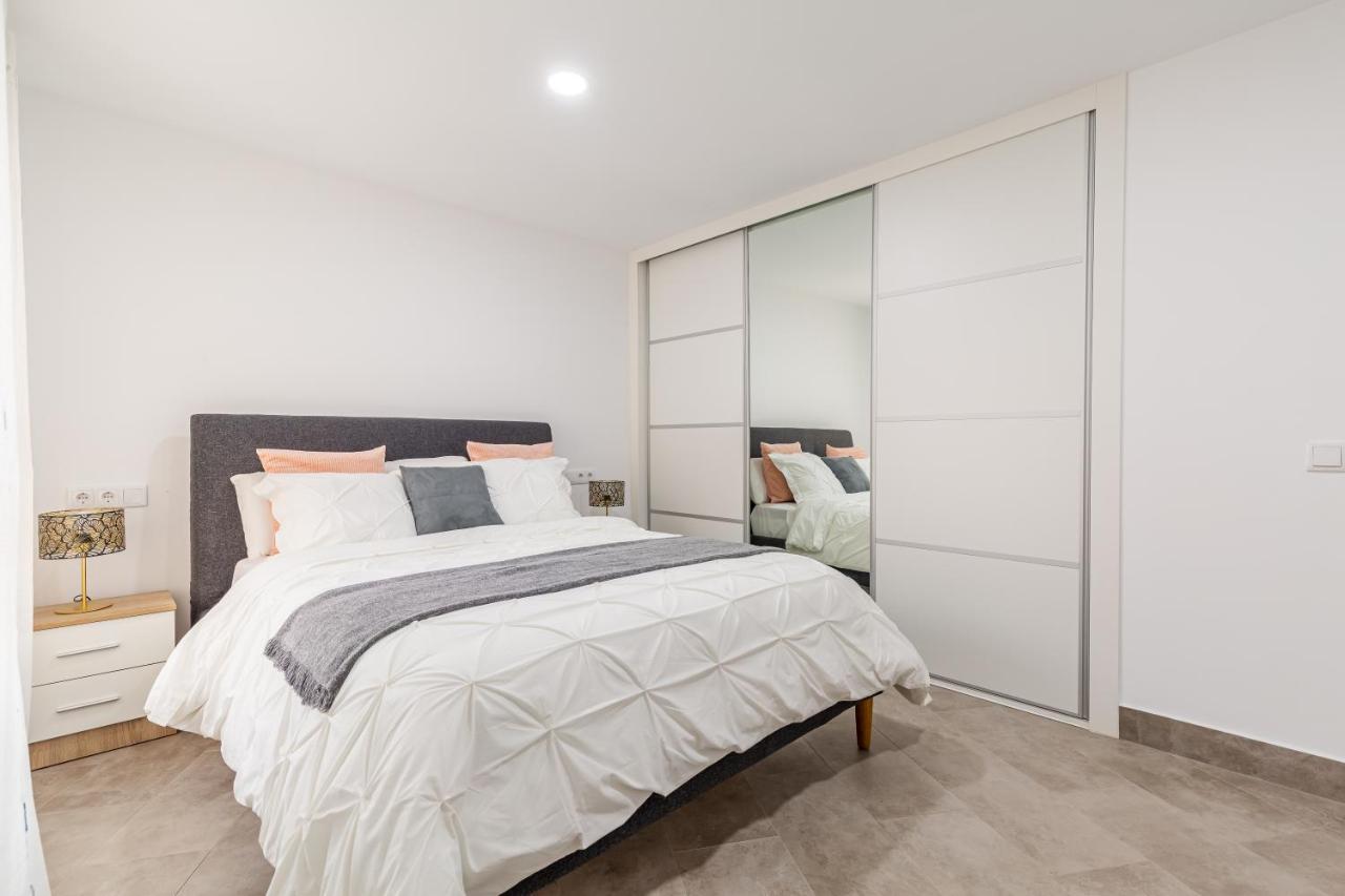 Modern Apartment Steps From The Beach Torrox Esterno foto