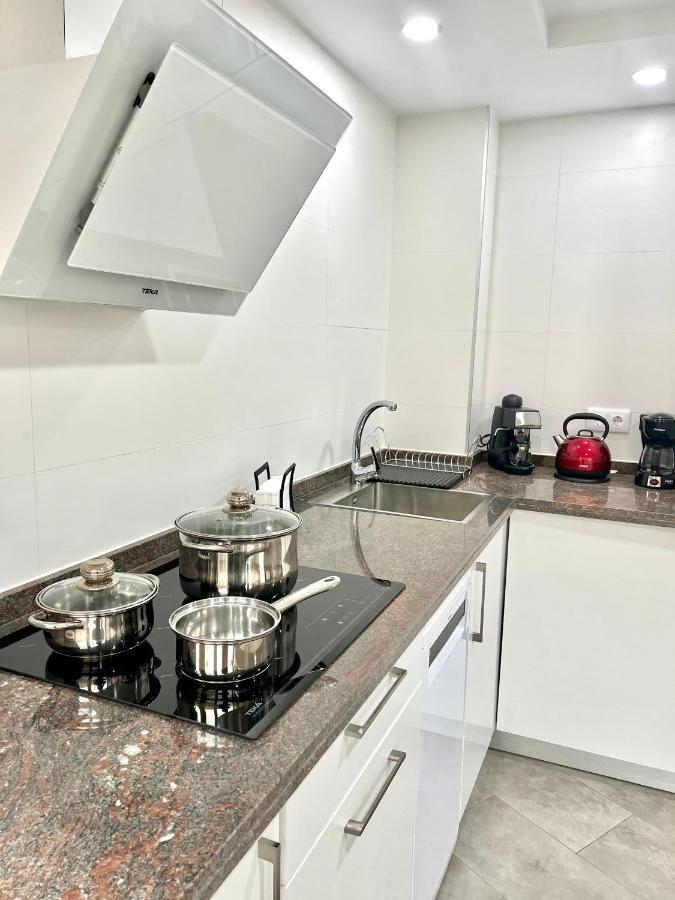 Modern Apartment Steps From The Beach Torrox Esterno foto